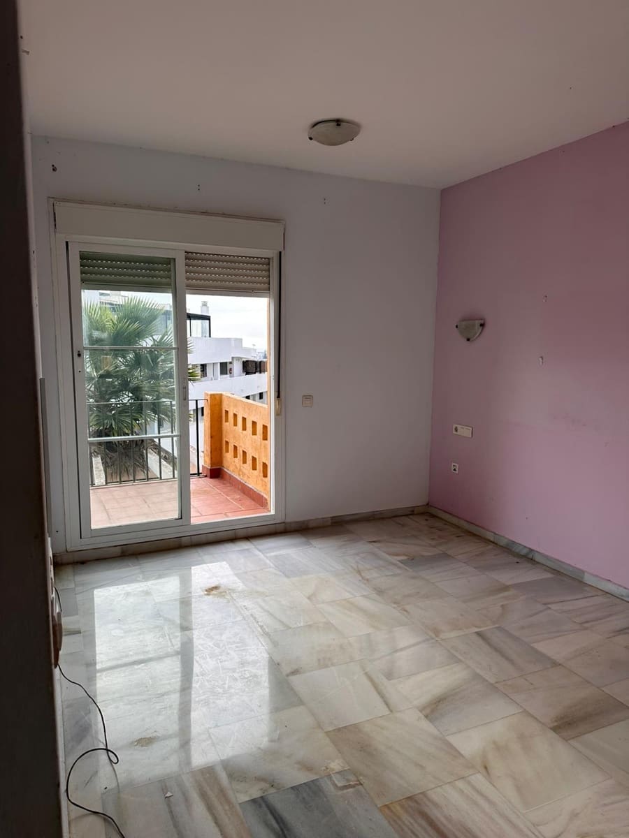 Adosado de 4 habitaciones en Riviera del Sol en venta con piscina garaje - 376.000 € (Ref: 9500591)