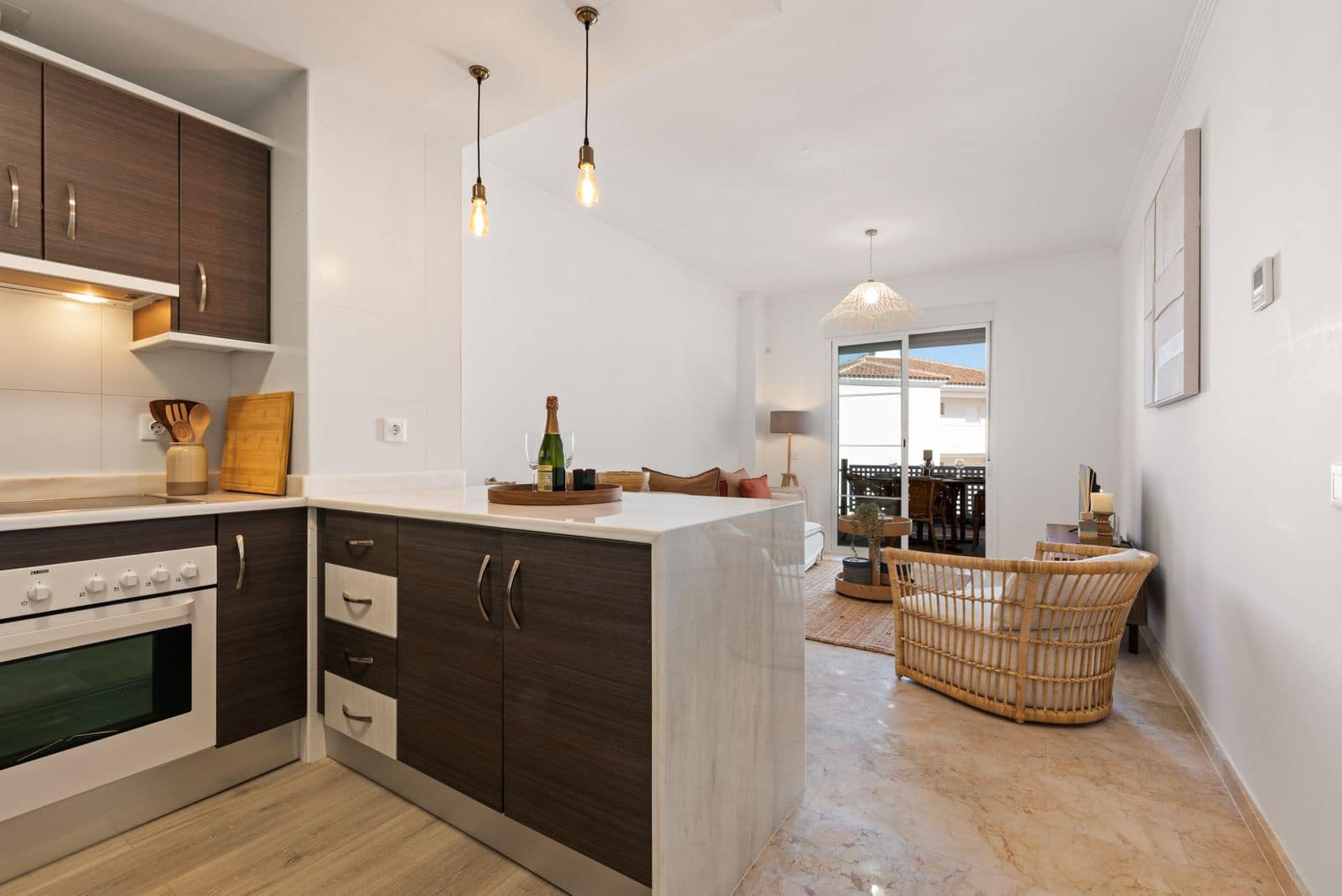 2 slaapkamer Appartement te koop in Manilva met zwembad garage - € 235.000 (Ref: 9532555)