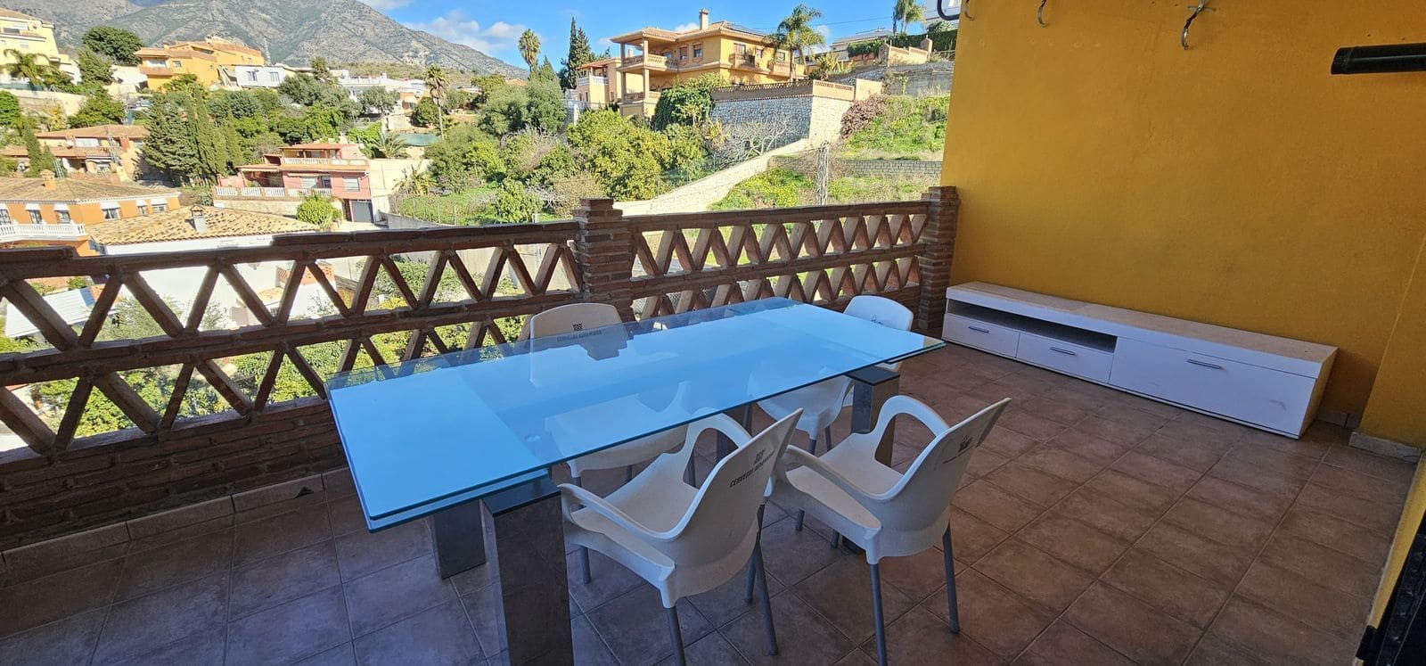 5 bedroom Villa for sale in Campo Mijas with pool garage - € 359,000 (Ref: 9547174)