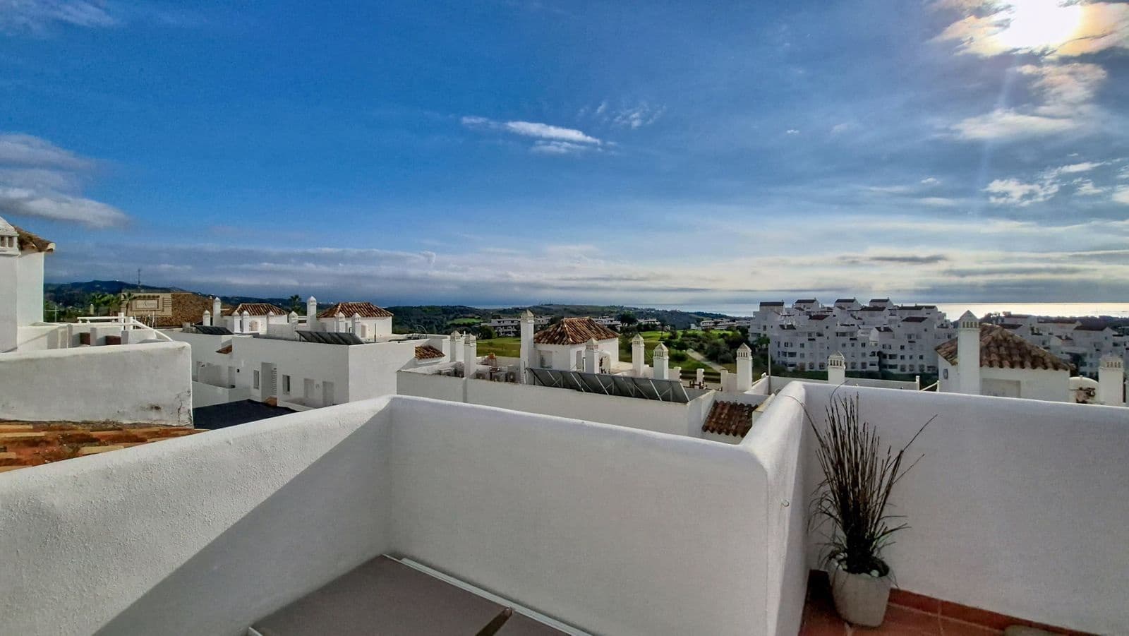 2 Zimmer Penthouse zu verkaufen in Estepona mit Pool Garage - 266.000 € (Ref: 9563692)