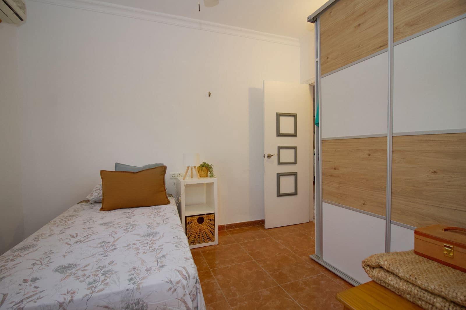 4 sypialnia Finka/Dom wiejski na sprzedaż w Cartama z basenem garażem - 320 000 € (Ref: 9571566)