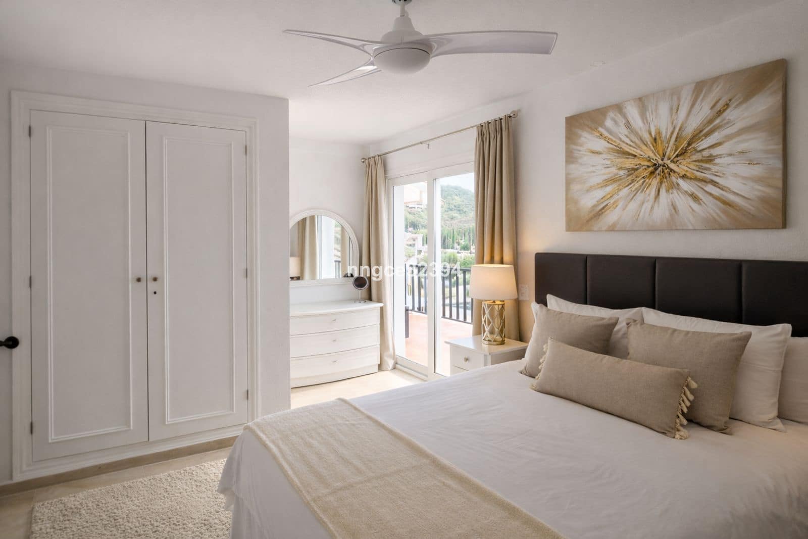 3 sypialnia Penthouse na sprzedaż w Benahavis z basenem - 349 900 € (Ref: 9588218)