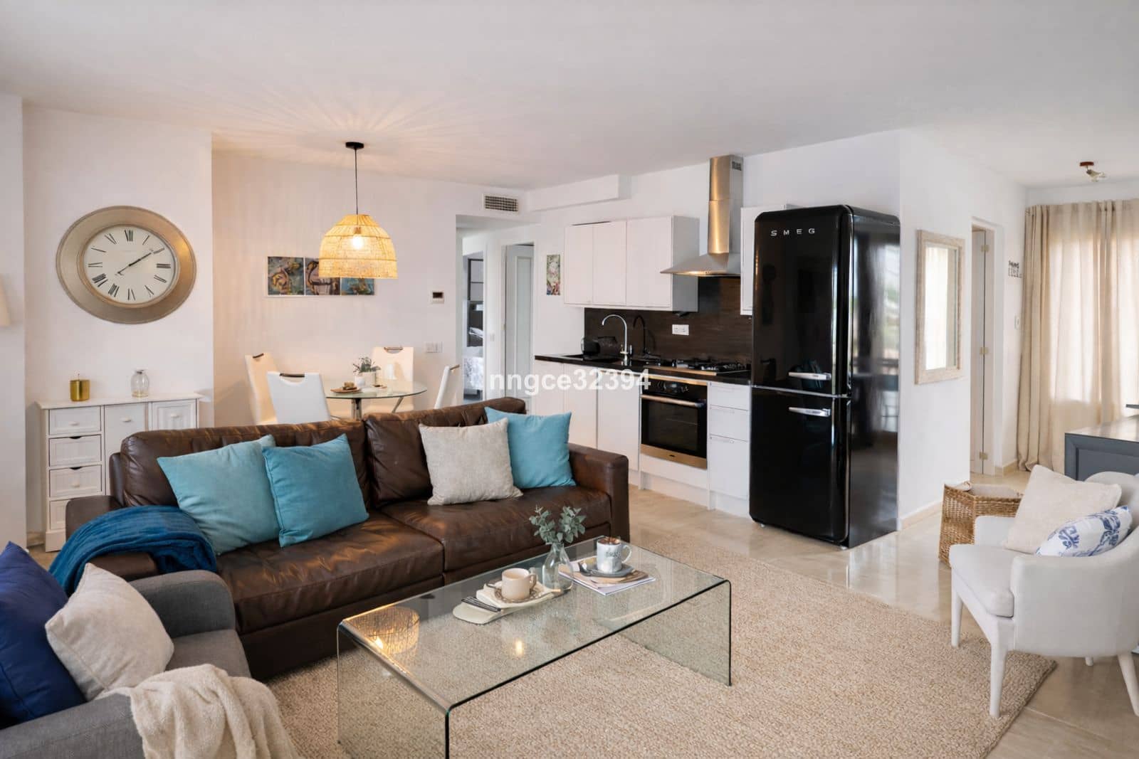 3 sypialnia Penthouse na sprzedaż w Benahavis z basenem - 349 900 € (Ref: 9588218)