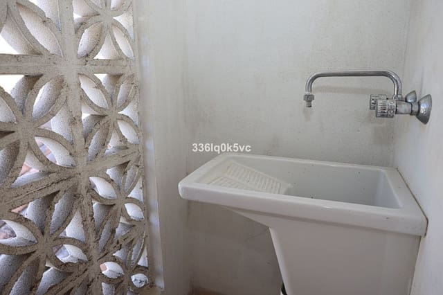 Apartamento de 2 habitaciones en Benahavís en venta con piscina garaje - 325.000 € (Ref: 9605305)