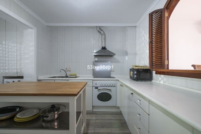 Casa de 5 habitaciones en New Golden Mile, Estepona en venta con piscina - 475.000 € (Ref: 9635005)