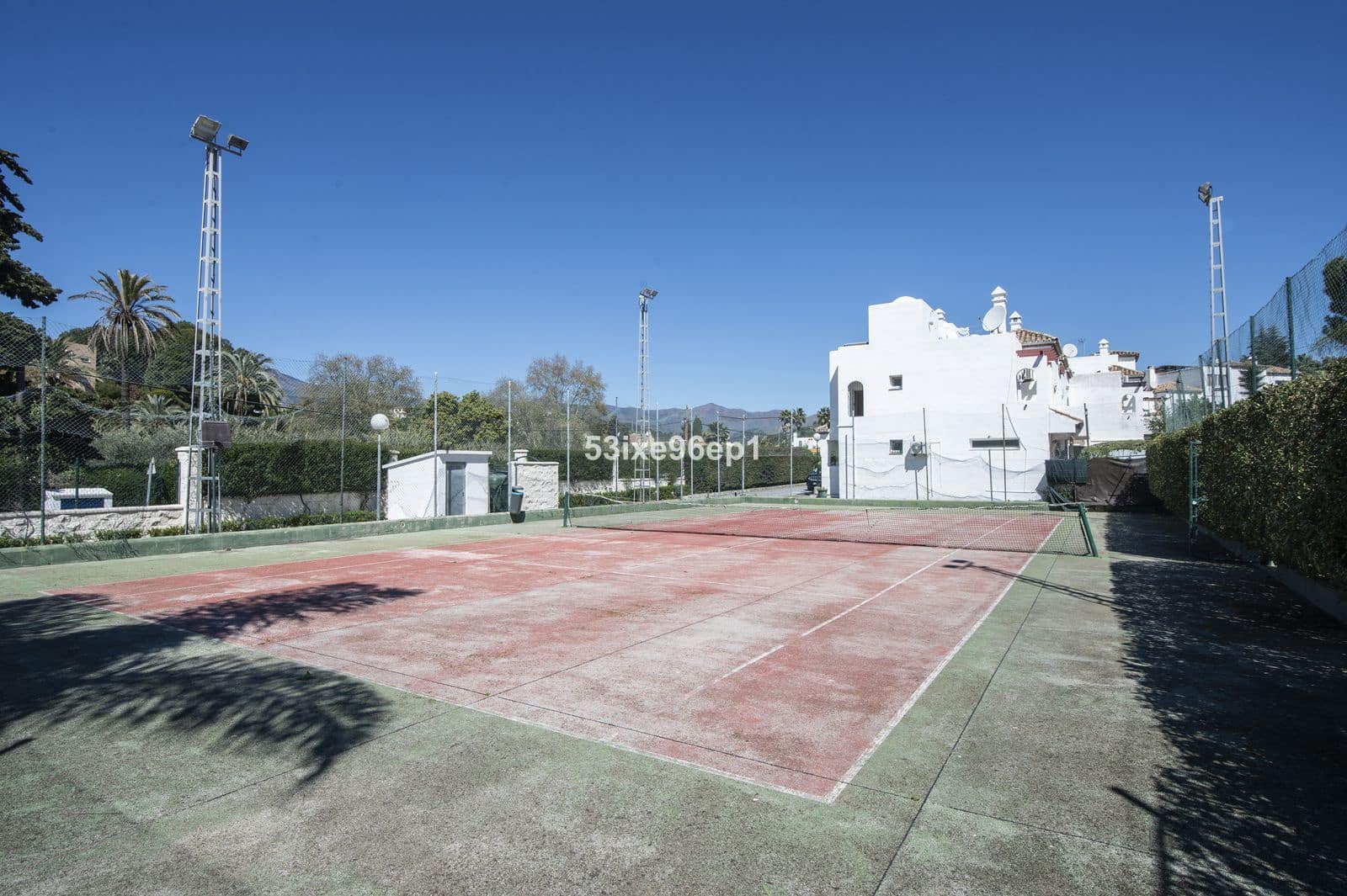Casa de 5 habitaciones en New Golden Mile en venta con piscina - 475.000 € (Ref: 9635005)