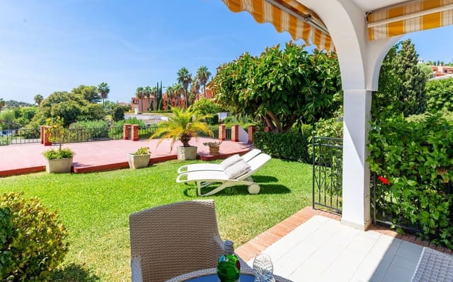 2 bedroom Apartment for sale in Estepona with pool - € 329,000 (Ref: 9650397)