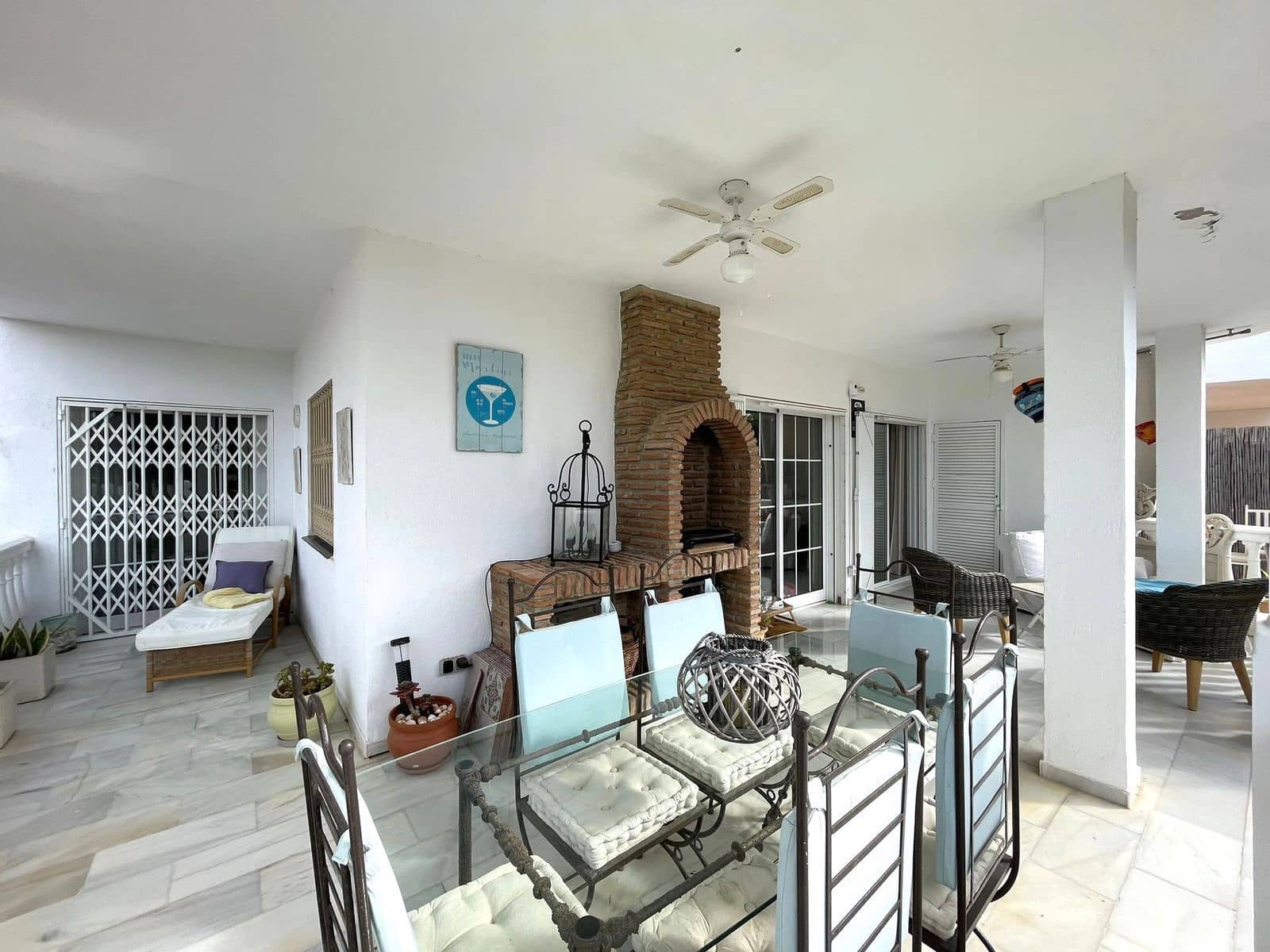 2 Zimmer Apartment zu verkaufen in Estepona mit Pool Garage - 324.000 € (Ref: 9650399)