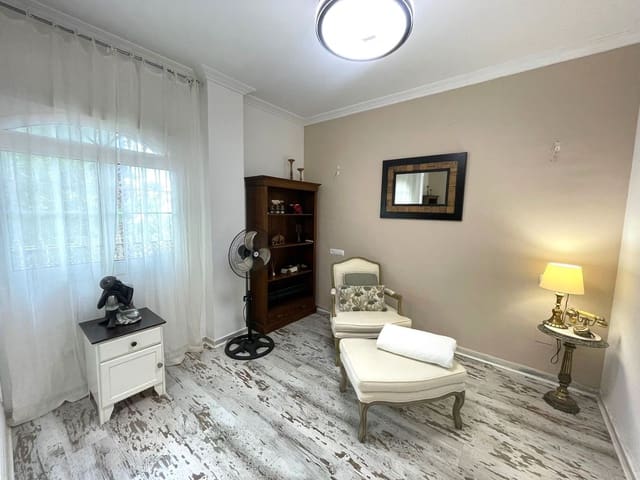 2 Zimmer Apartment zu verkaufen in Estepona mit Pool Garage - 324.000 € (Ref: 9650399)