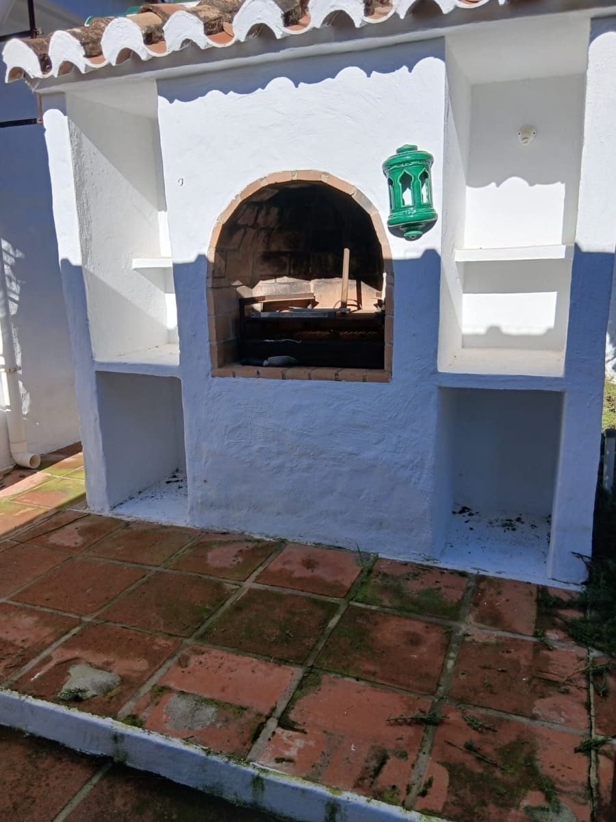 3 soveværelse Villa til salg i Estepona med swimmingpool garage - € 690.000 (Ref: 9650600)