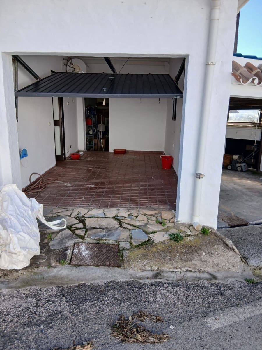 3 soveværelse Villa til salg i Estepona med swimmingpool garage - € 690.000 (Ref: 9650600)