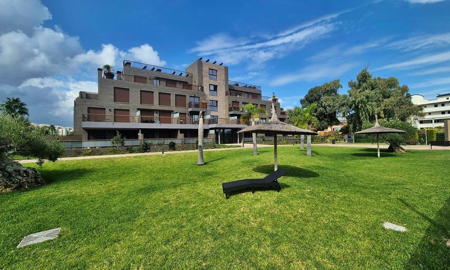 2 bedroom Apartment for sale in Denia with pool garage - € 349,000 (Ref: 10031437)