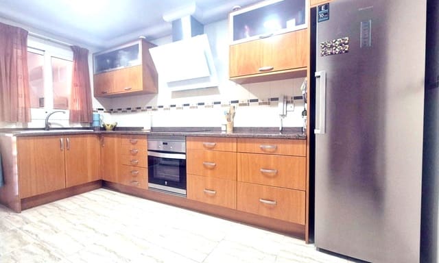 4 sovrum Semi-fristående Villa till salu i Pego med garage - 349 000 € (Ref: 10123393)