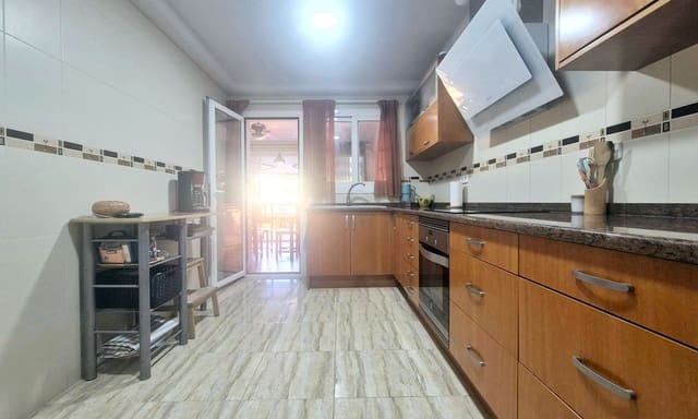 4 sovrum Semi-fristående Villa till salu i Pego med garage - 349 000 € (Ref: 10123393)