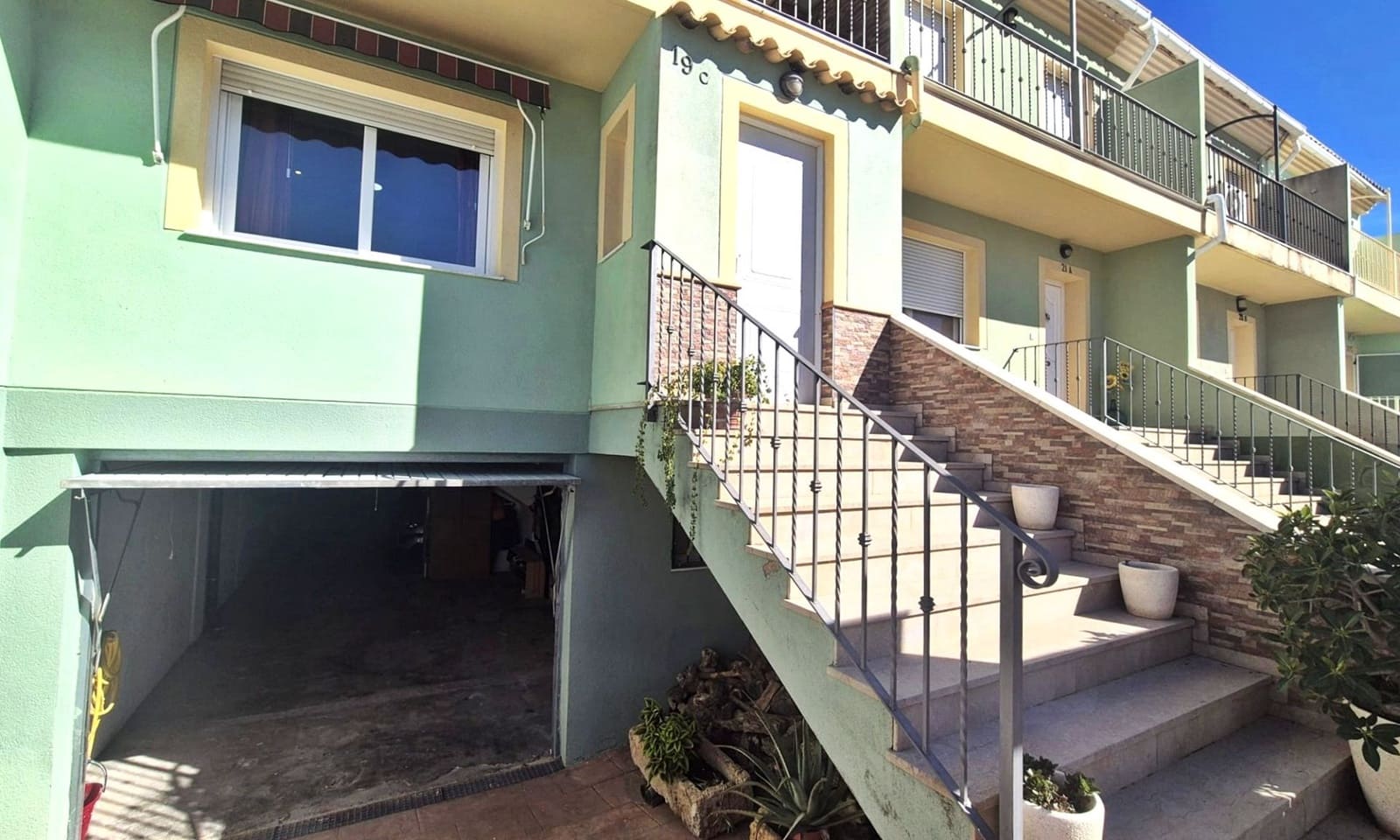 4 sovrum Semi-fristående Villa till salu i Pego med garage - 349 000 € (Ref: 10123393)