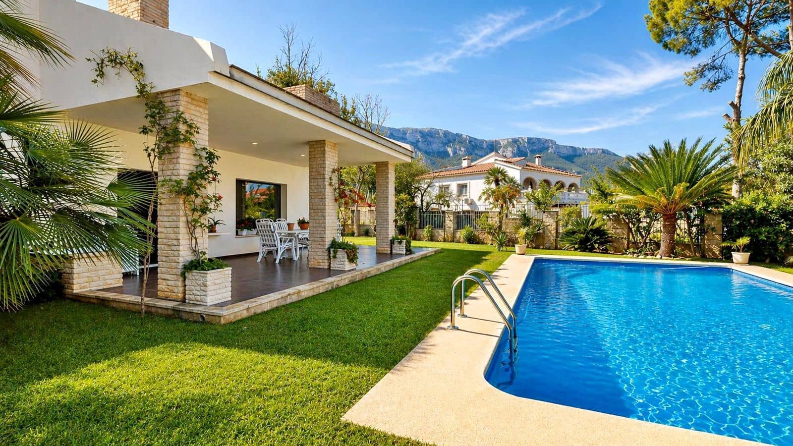 4 soverom Villa til salgs i Denia med svømmebasseng garasje - € 1 190 000 (Ref: 10154575)