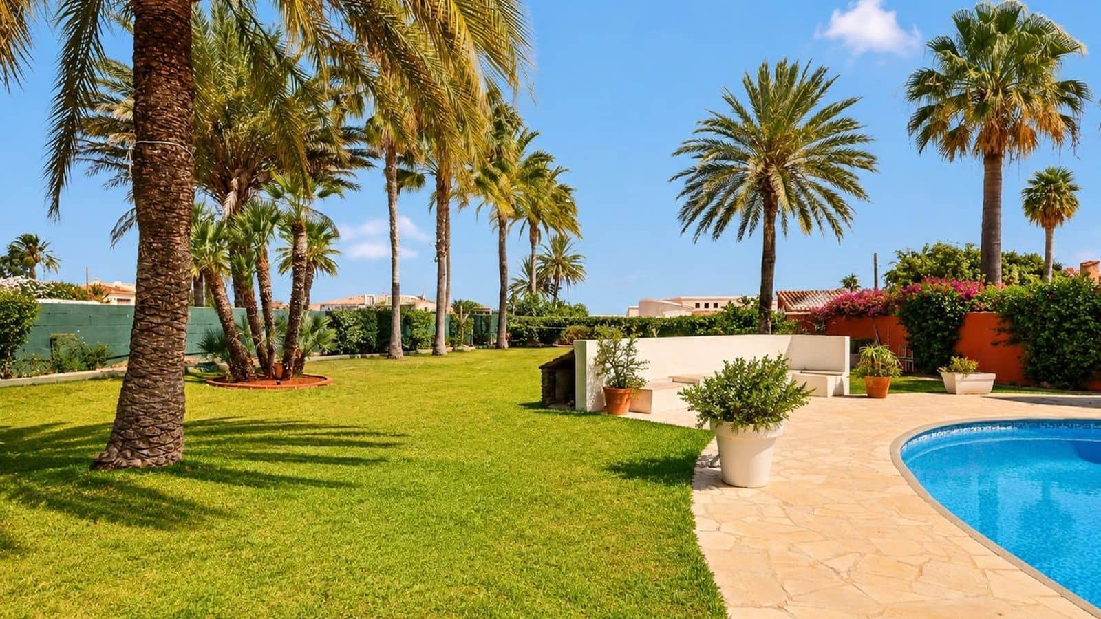 4 bedroom Villa for sale in Denia with pool garage - € 895,000 (Ref: 10164131)
