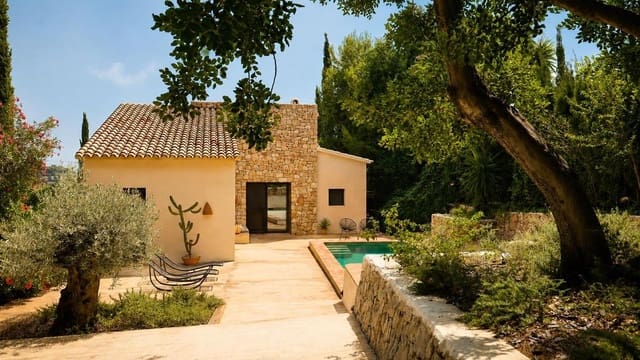 Chalet de 3 habitaciones en El Montgó, Dénia en venta con piscina - 880.000 € (Ref: 10164132)
