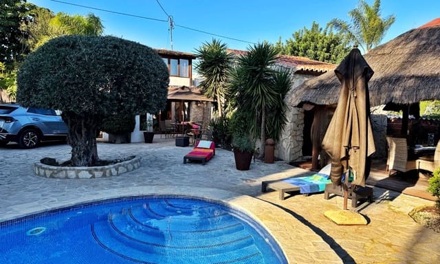 3 bedroom Villa for sale in Partides comunes - Adsubia, Javea / Xàbia with pool garage - € 795,000 (Ref: 10184186)
