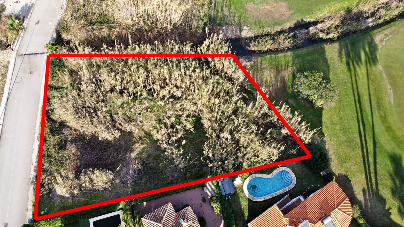 Rakentamaton maa myytävänä paikassa Oliva - 410 000 € (Ref: 6860103)