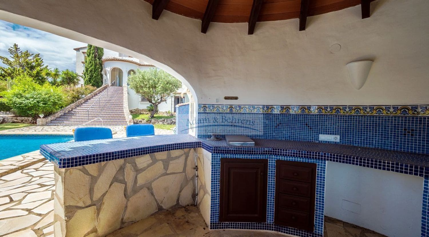 4 quarto Moradia para venda em Denia com piscina garagem - 690 000 € (Ref: 6889410)