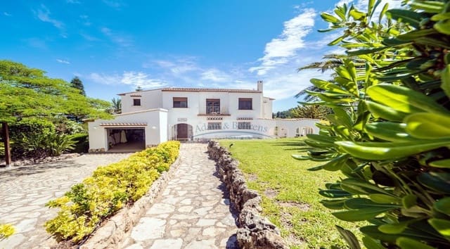 4 quarto Moradia para venda em Dénia com piscina garagem - 690 000 € (Ref: 6889410)