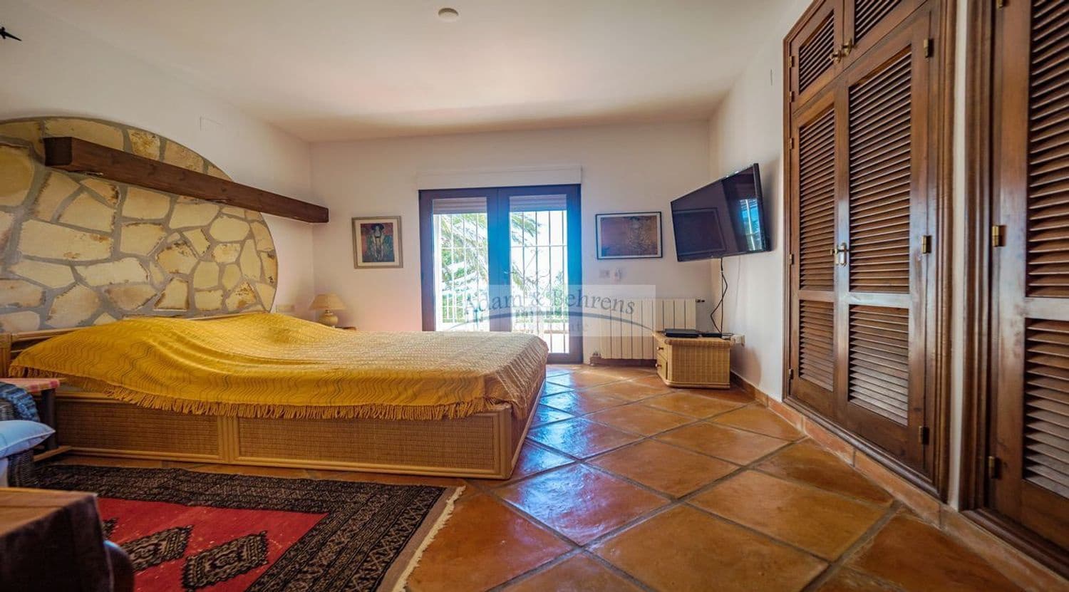 4 quarto Moradia para venda em Denia com piscina garagem - 690 000 € (Ref: 6889410)