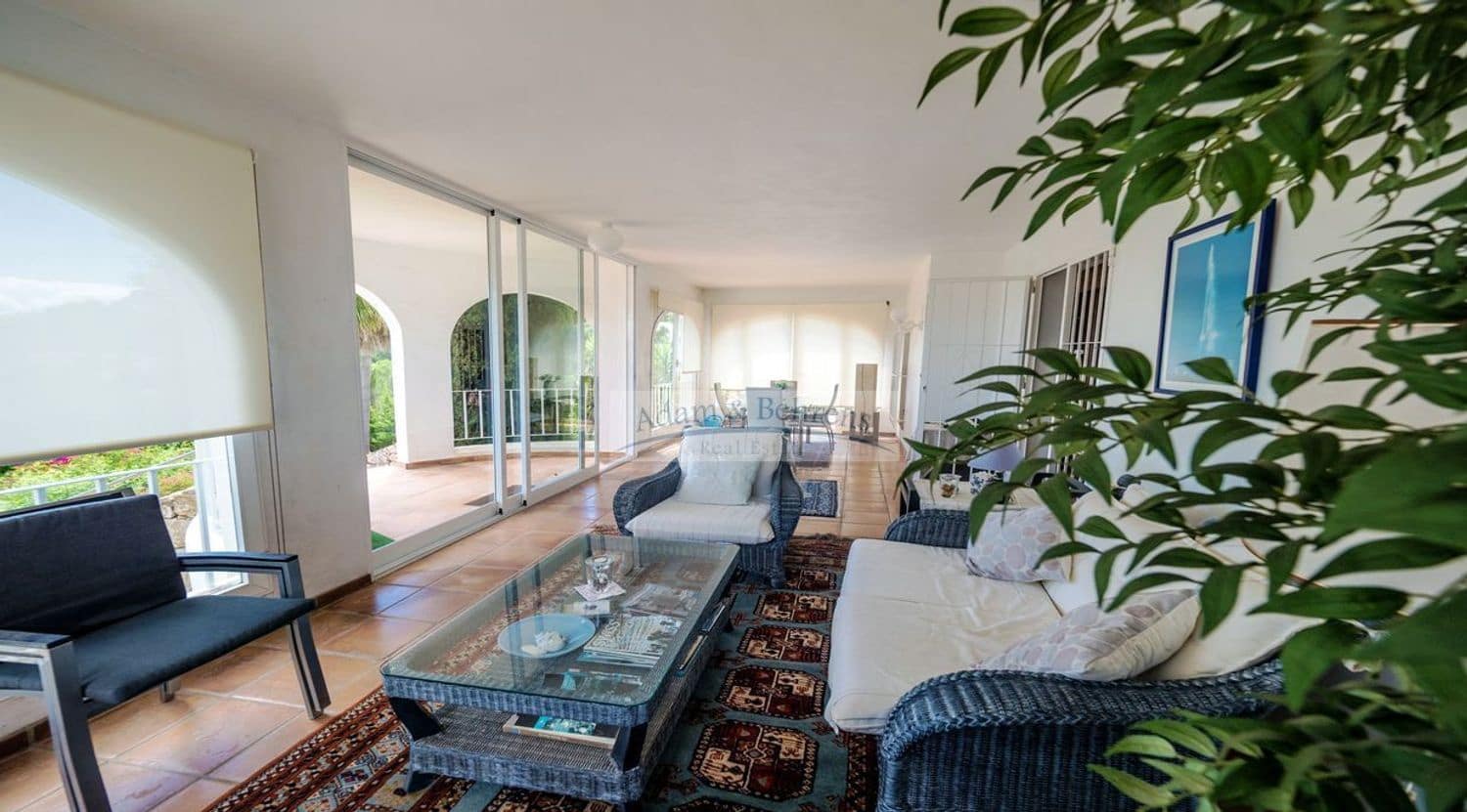 4 quarto Moradia para venda em Denia com piscina garagem - 690 000 € (Ref: 6889410)