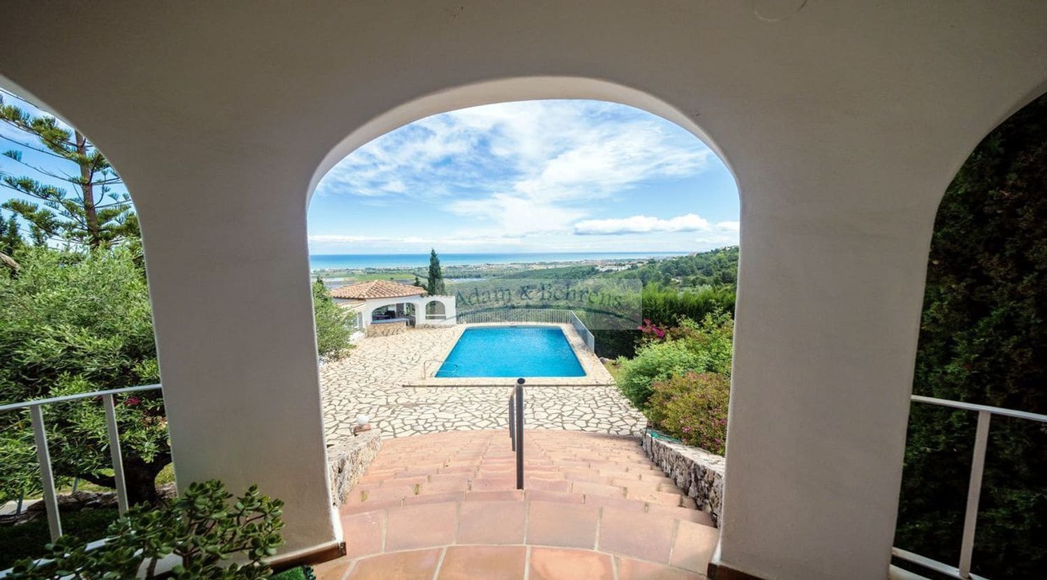 4 quarto Moradia para venda em Denia com piscina garagem - 690 000 € (Ref: 6889410)