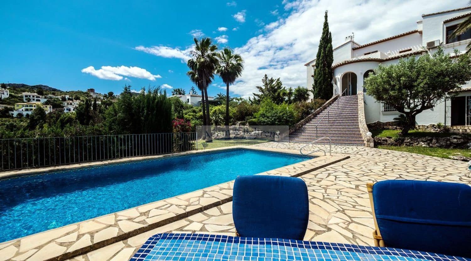 4 quarto Moradia para venda em Denia com piscina garagem - 690 000 € (Ref: 6889410)