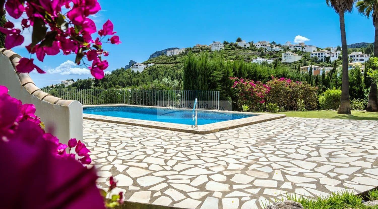 4 quarto Moradia para venda em Denia com piscina garagem - 690 000 € (Ref: 6889410)