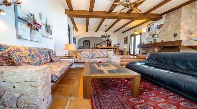 4 quarto Moradia para venda em Dénia com piscina garagem - 690 000 € (Ref: 6889410)