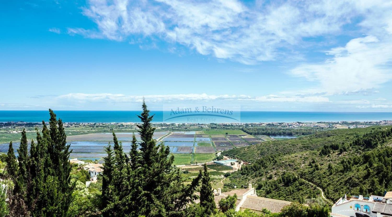 4 quarto Moradia para venda em Denia com piscina garagem - 690 000 € (Ref: 6889410)