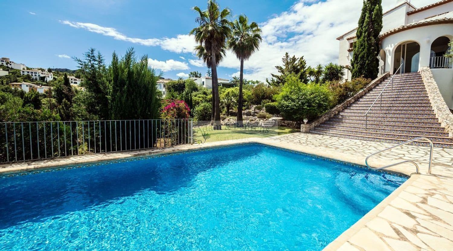 4 quarto Moradia para venda em Denia com piscina garagem - 690 000 € (Ref: 6889410)