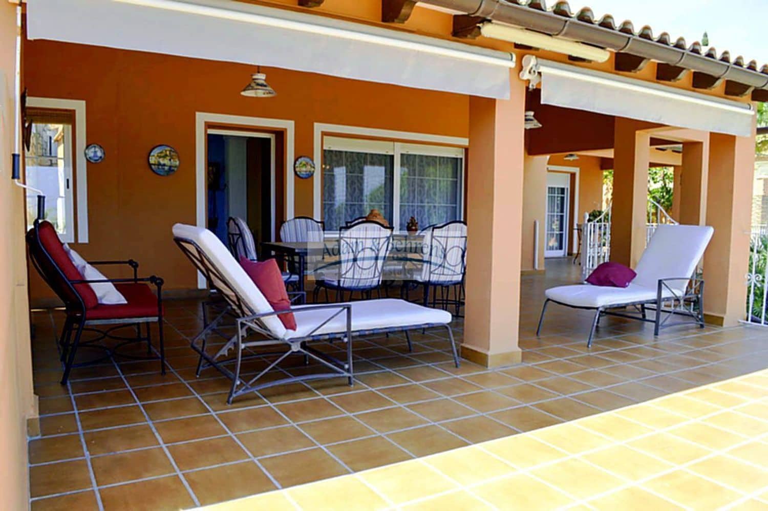 4 bedroom Villa for sale in Denia with pool garage - € 750,000 (Ref: 8110370)