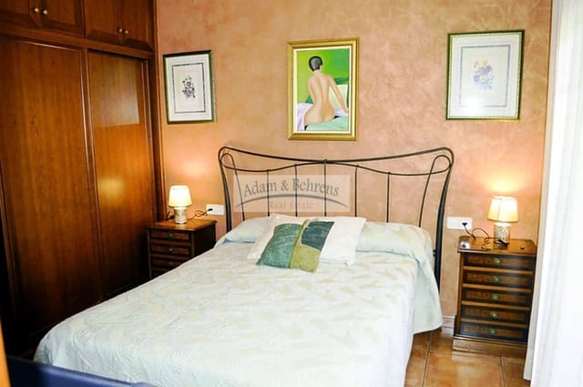 4 quarto Moradia para venda em Dénia com piscina garagem - 750 000 € (Ref: 8110370)