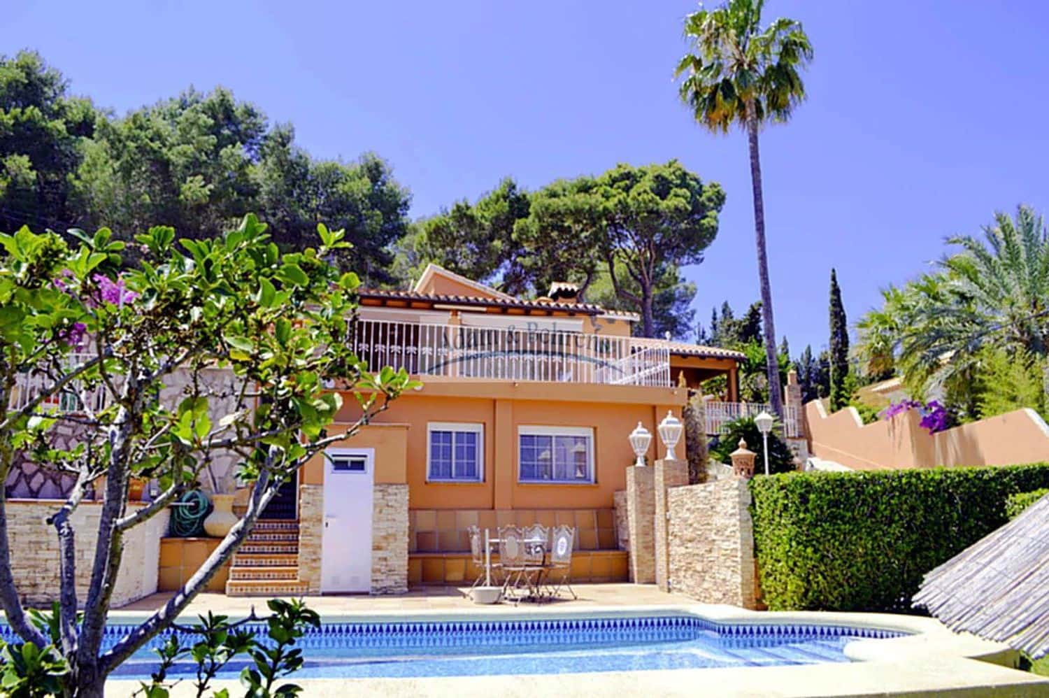 4 bedroom Villa for sale in Denia with pool garage - € 750,000 (Ref: 8110370)