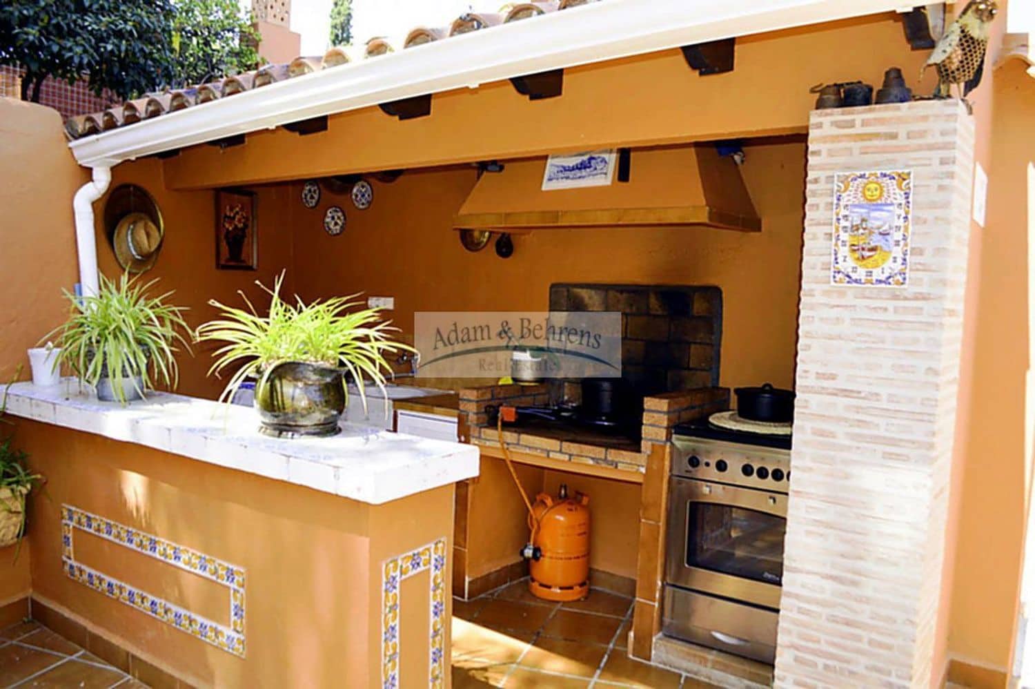 4 bedroom Villa for sale in Denia with pool garage - € 750,000 (Ref: 8110370)