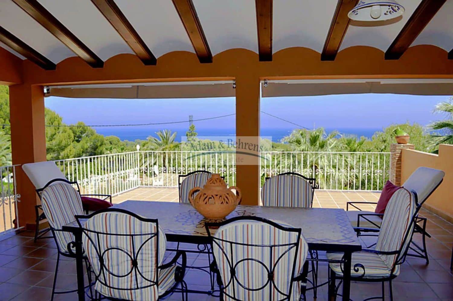 4 bedroom Villa for sale in Denia with pool garage - € 750,000 (Ref: 8110370)