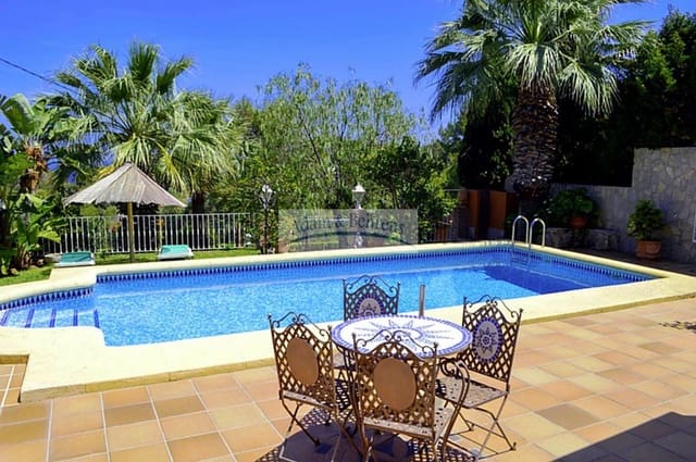 4 quarto Moradia para venda em Dénia com piscina garagem - 750 000 € (Ref: 8110370)