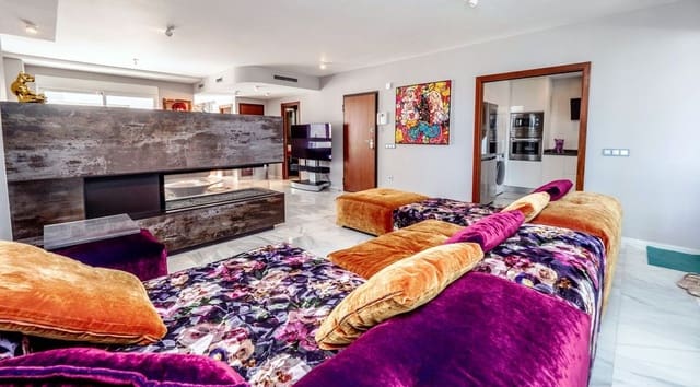 Apartamento de 4 habitaciones en Centro Urbano, Dénia en venta con garaje - 799.000 € (Ref: 8302438)