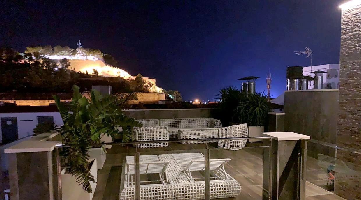 4 makuuhuone Kattohuoneisto myytävänä paikassa Denia mukana 
autotalli - 799 000 € (Ref: 8302438)