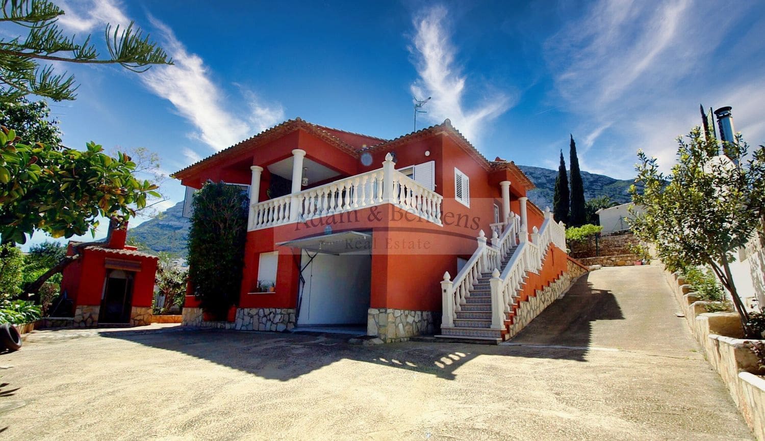 6 quarto Moradia para venda em Denia com garagem - 590 000 € (Ref: 8912522)