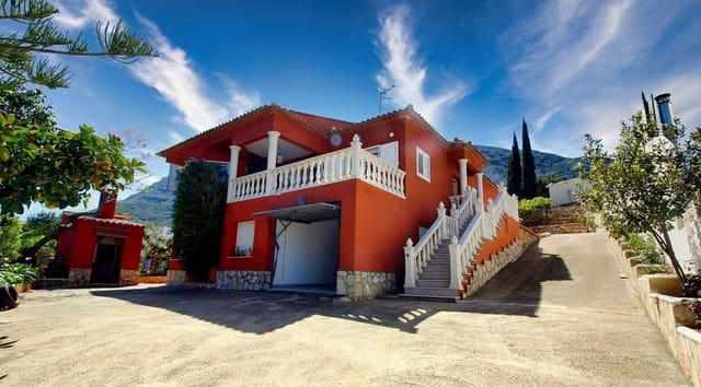 6 Zimmer Villa zu verkaufen in Dénia mit Garage - 550.000 € (Ref: 8912522)