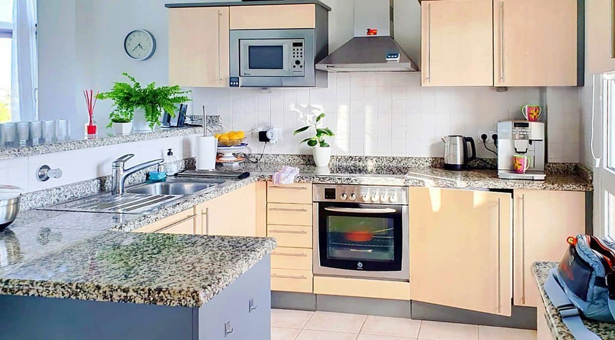 Apartamento de 2 habitaciones en Oliva en venta con piscina garaje - 289.000 € (Ref: 9115667)
