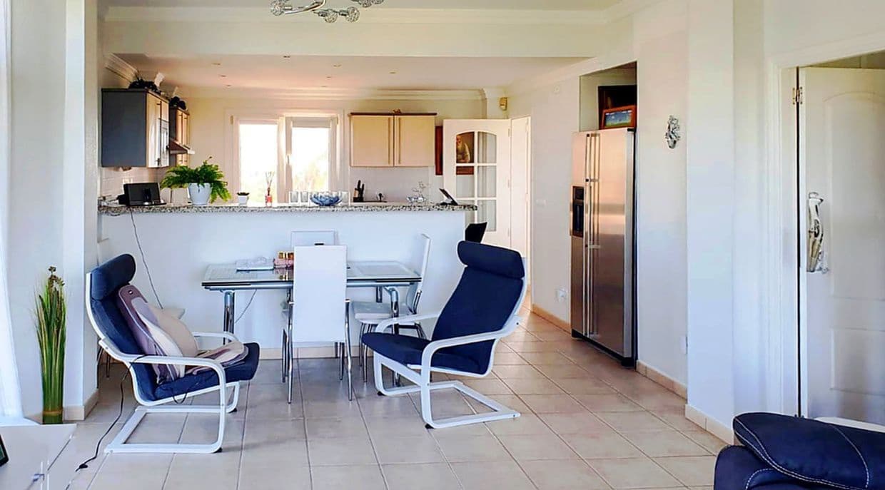 Apartamento de 2 habitaciones en Oliva en venta con piscina garaje - 289.000 € (Ref: 9115667)