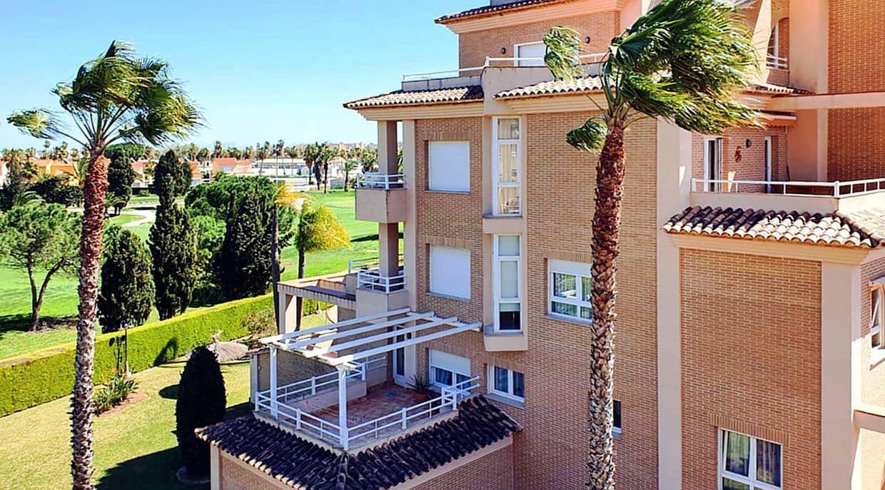 Apartamento de 2 habitaciones en Oliva en venta con piscina garaje - 289.000 € (Ref: 9115667)