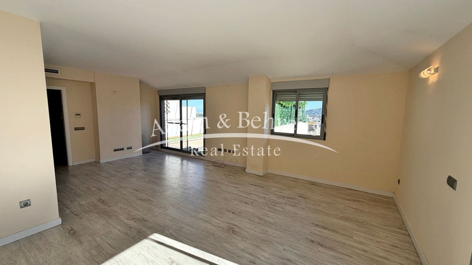 3 soveværelse Lejlighed til salg i Pego med swimmingpool garage - € 345.000 (Ref: 9142574)