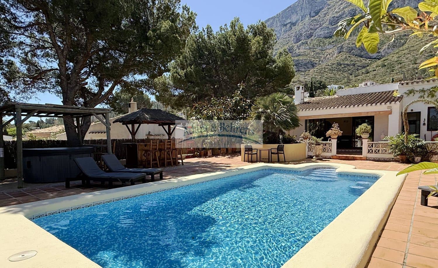 3 chambre Villa/Maison à vendre à Denia avec piscine garage - 490 000 € (Ref: 9162035)