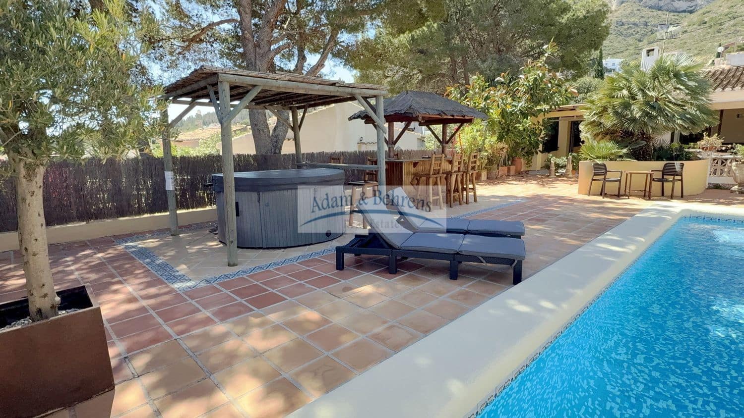 3 chambre Villa/Maison à vendre à Denia avec piscine garage - 490 000 € (Ref: 9162035)